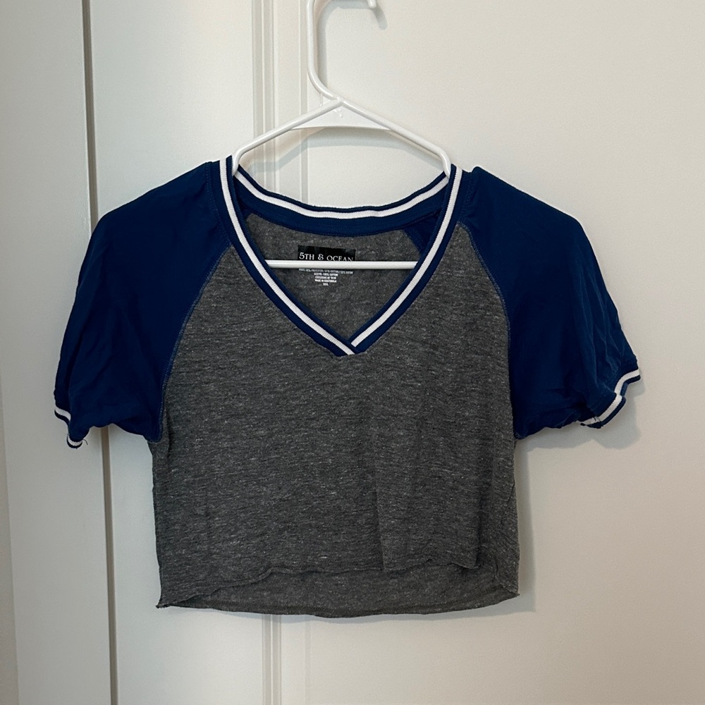 5th & Ocean Blue and Gray V-Neck Top